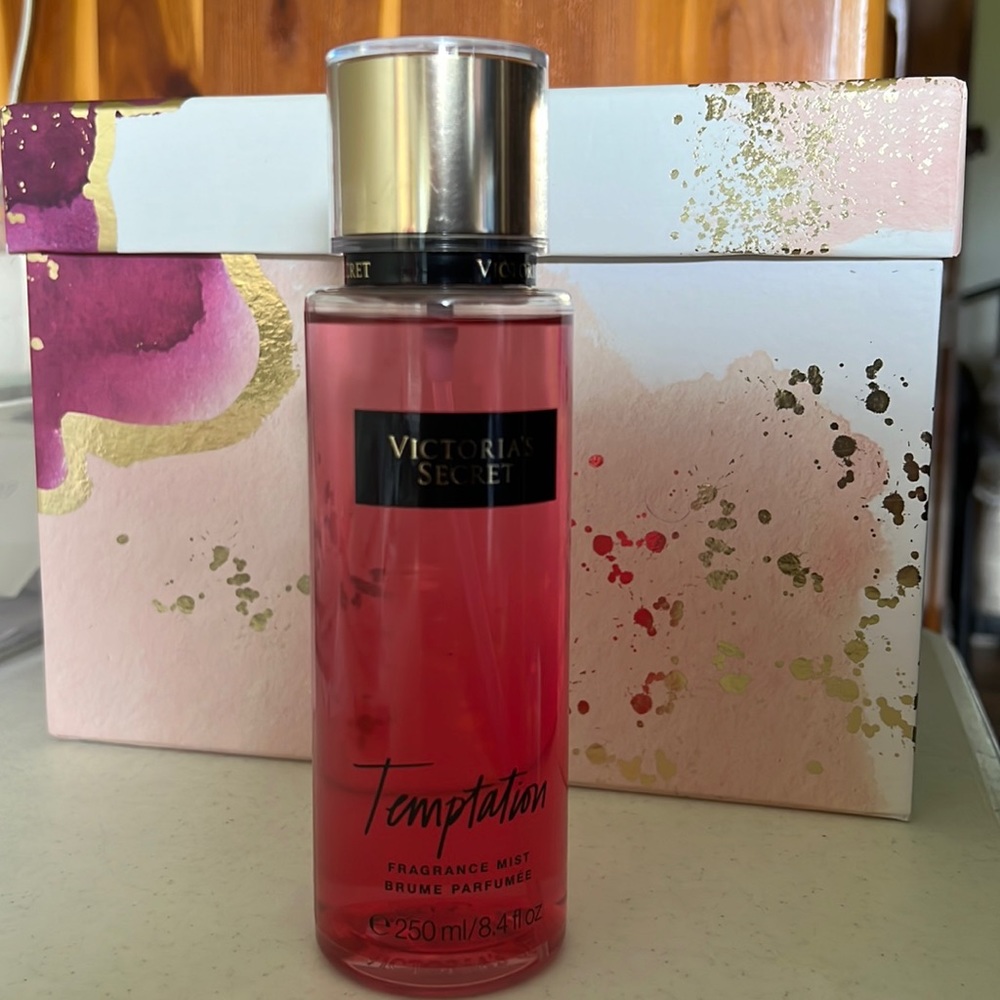 Victoria’s Secret Temptations Fragrance Mist 8.4oz